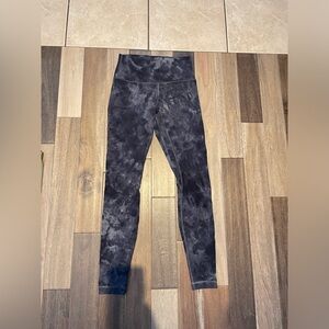 LULULEMON LIKE NEW LEGGINGS